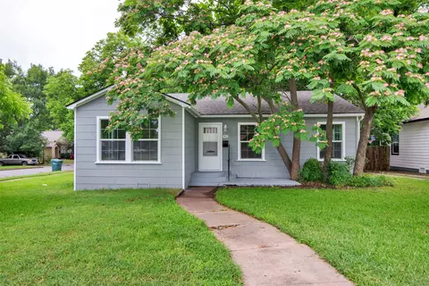 902 N Woods St, Sherman, TX 75092