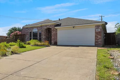 10821 Deauville Cir S, Fort Worth, TX 76108