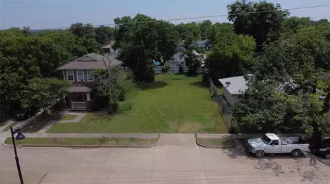 1220 E Annie St, Fort Worth, TX 76104