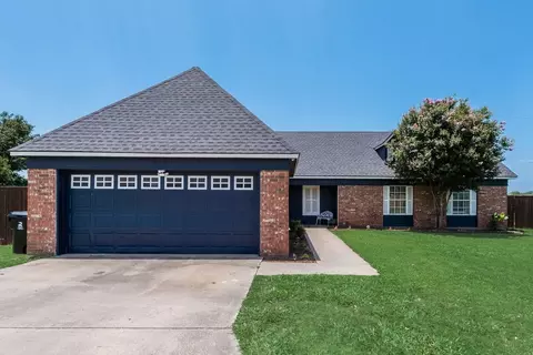 273 N Laramie Cir, Pilot Point, TX 76258