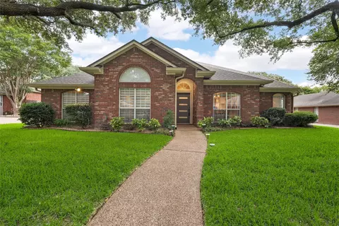 809 Meadow Mountain Dr, Waco, TX 76712