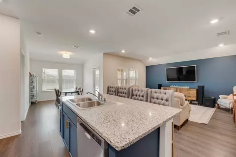 103 Omaha Ln, Caddo Mills, TX 75135