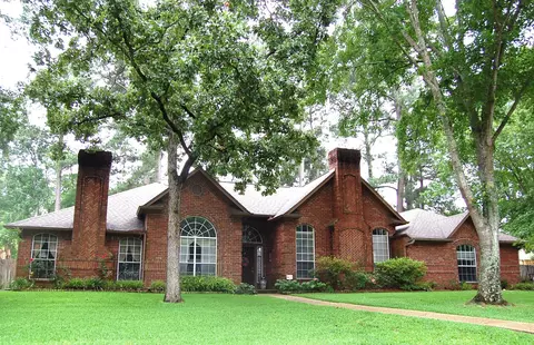 1683 Old Oak Dr, Tyler, TX 75703