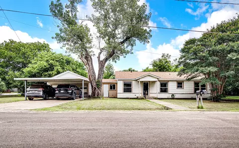701 Stella Mae Dr, Burleson, TX 76028