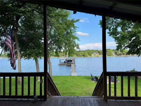 212 Sunray St, Mabank, TX 75156
