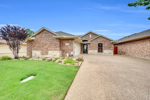 210 Oleander Pl, Waxahachie, TX 75165