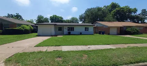 12202 Bellafonte Dr, Dallas, TX 75243