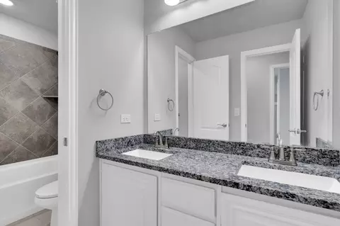 Bath - 2111 Devonblue Dr, Forney, TX 75126 photo 3 of 4