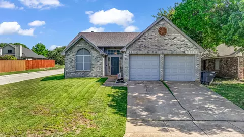 9968 Pack Saddle Trl, Fort Worth, TX 76108
