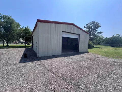 Other - 609 S 3rd St, Sanger, TX 76266 photo 7 of 8