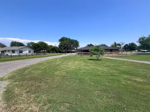 Exterior - 609 S 3rd St, Sanger, TX 76266 photo 13 of 16