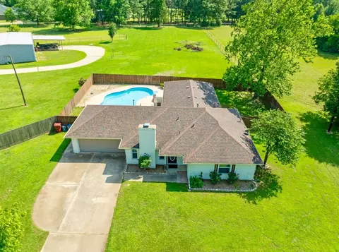 6650 Pine Mill Rd, Reno, TX 75462