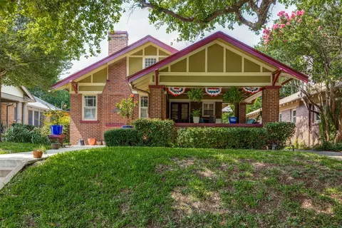2220 Mistletoe Blvd, Fort Worth, TX 76110