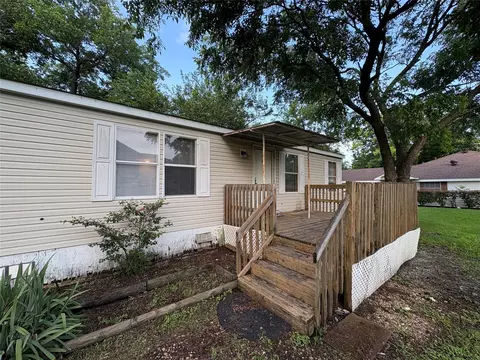 307 W Merritt Ave, Garrett, TX 75119