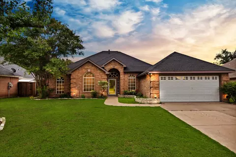 1526 Brittany Ln, Mansfield, TX 76063