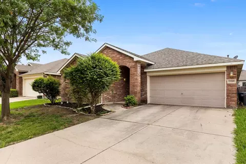 13209 Fencerow Rd, Fort Worth, TX 76244