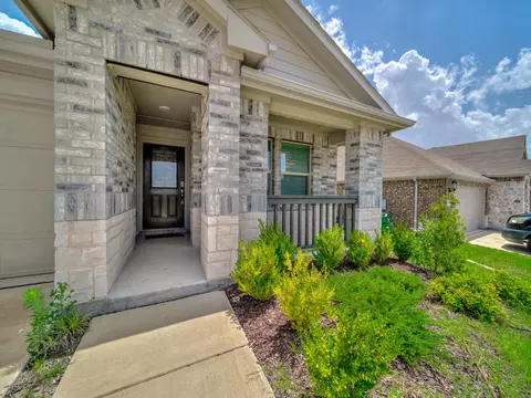 1107 Spectra Dr, Forney, TX 75126