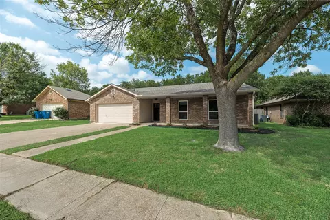 6102 Azalea Dr, Rowlett, TX 75089