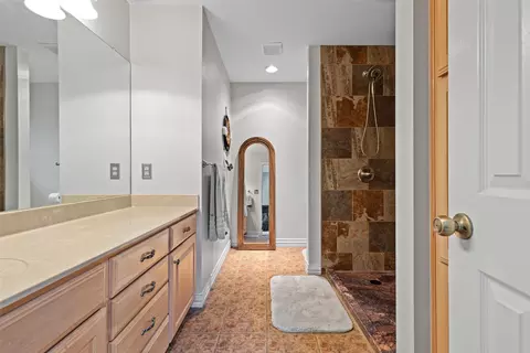 212 Peachtree Ln, Big Sandy, TX 75755