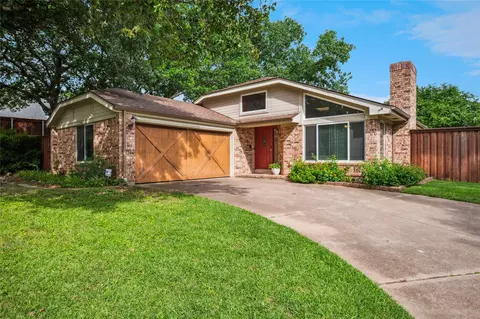 2726 Winding Hollow Ln, Arlington, TX 76006