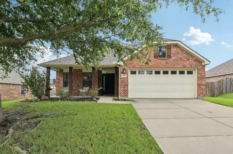 221 Bison Meadow Dr, Waxahachie, TX 75165