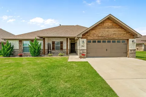 921 Elk Ridge Dr, Stephenville, TX 76401