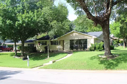 282 Rockford Rd, Woodway, TX 76712