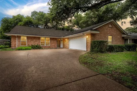 5419 Lake Highlands Dr, Waco, TX 76710