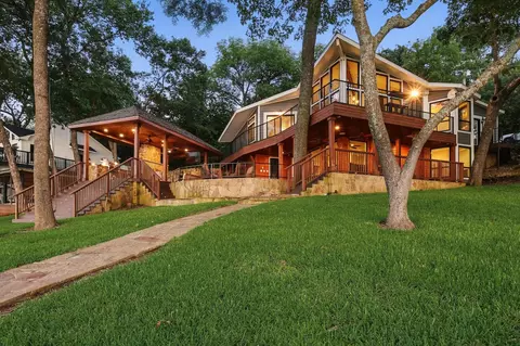 2095 Chaparral Dr, Gainesville, TX 76240