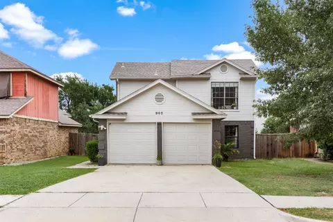 903 Boxwood Dr, Lewisville, TX 75067