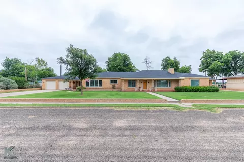503 S Central Ave, Knox City, TX 79529