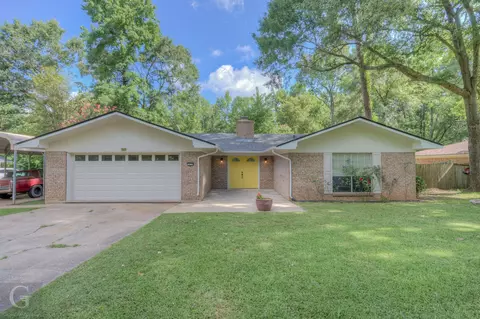 613 Pine Cone Dr, Haughton, LA 71037