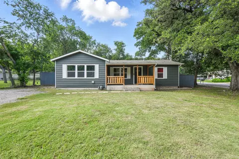617 Alfred Dr, Azle, TX 76020