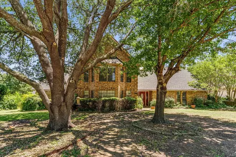 704 Cobblestone Ct, Cedar Hill, TX 75104