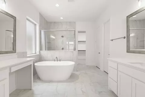 Bath - 1724 Ruby Way, Rockwall, TX 75087 photo 3 of 6