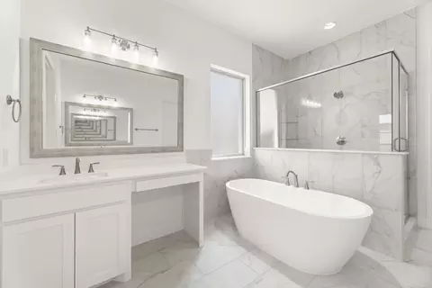 Bath - 1724 Ruby Way, Rockwall, TX 75087 photo 2 of 6