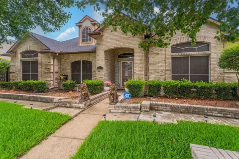 8317 Lake Bend Dr, Rowlett, TX 75088
