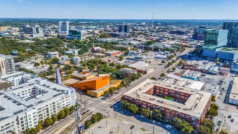 2502 Live Oak St #322, Dallas, TX 75204