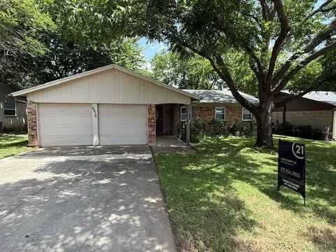6916 Yorkston St, Watauga, TX 76148