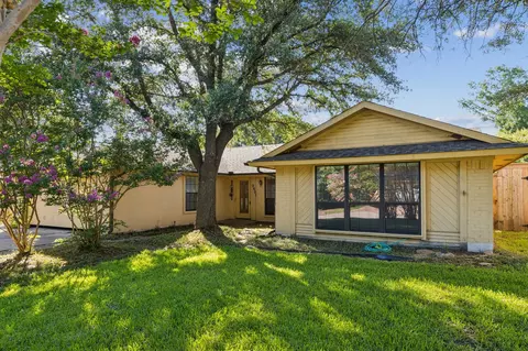 5602 Overridge Dr, Arlington, TX 76017