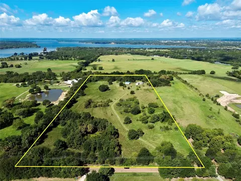 525 Peach Tree Rd, Mabank, TX 75156