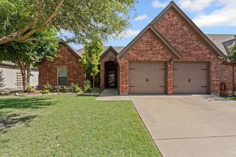 549 Magnolia Pkwy, Benbrook, TX 76126