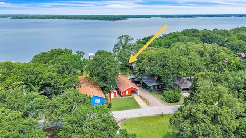 10032 Brinwood Dr, Wills Point, TX 75169