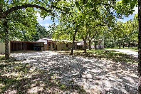108 Boca Vista Ct, Chico, TX 76431