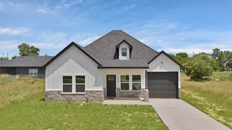 Exterior - 205 E South St, Itasca, TX 76055 photo 3 of 6