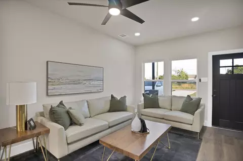 Living - 205 E South St, Itasca, TX 76055 photo 1 of 1