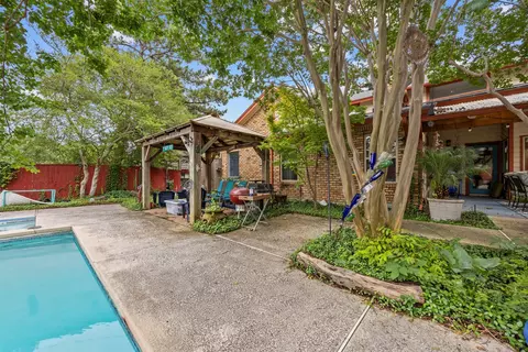 907 Green Terrace Ln, Duncanville, TX 75137