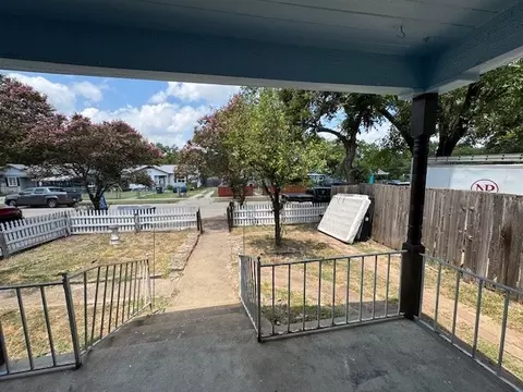 Exterior - 1806 Live Oak Ave, Waco, TX 76708 photo 3 of 3