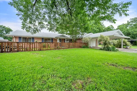 1206 Plattner St, Grand Prairie, TX 75050