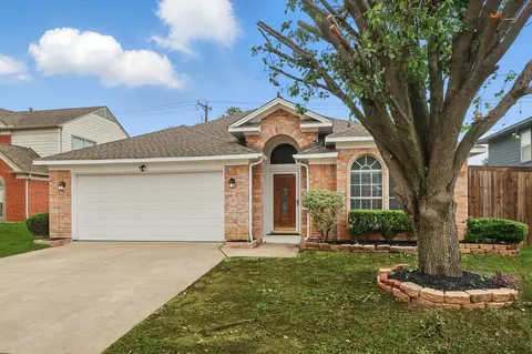 3220 Steamboat Dr, Fort Worth, TX 76123